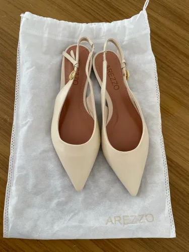 Sapatilha Off-White Couro Slingback AREZZO N.35 (original)