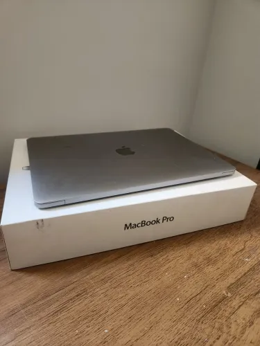 Macbook Pro touch bar 2018