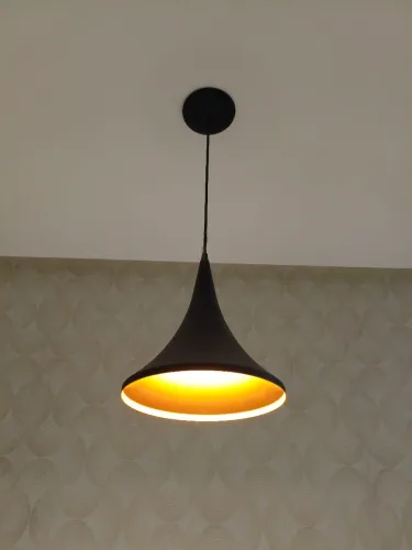 Lustre pendente em alumínio