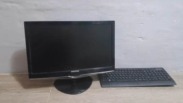 Monitor positivo + teclado lenovo
