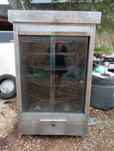 Máquina de assar frango giratória