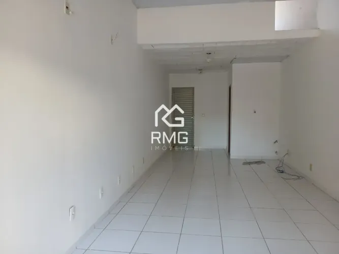Loja de 46 metros quadrados em condominio em Heliópolis - Belo Horizonte - MG