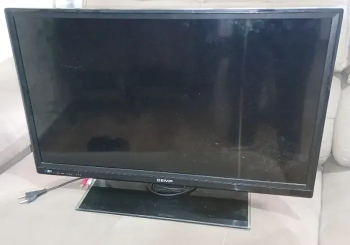 TV LED de 29 polegadas Semp Toshiba DL2971(B)W - Defeito 