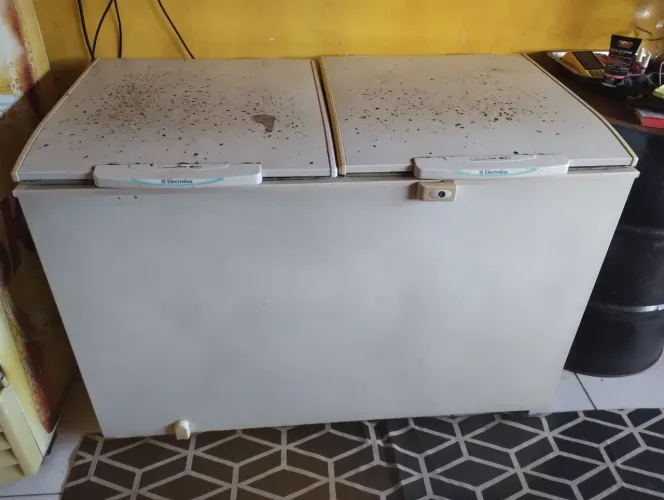 Vende-se frizer Eletrolux Horizontal.