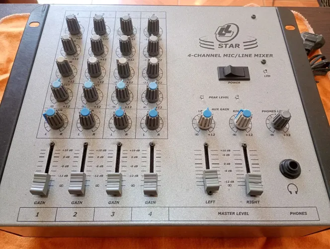 Mesa de som LL Star 