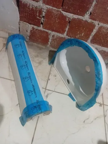 Pia de banheiro completa 