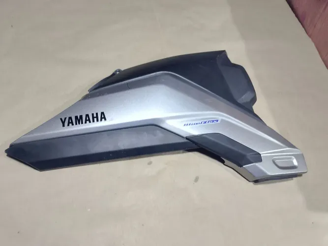 Carenagem lateral direita fazer 250 19/25 usado 