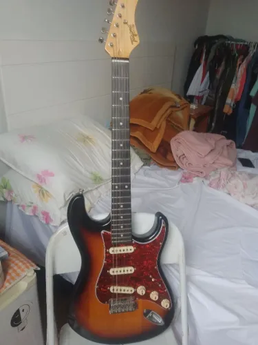 Guitarra TAGIMA