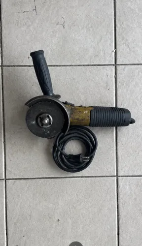 Esmilhadeira 220 funcionando perfeitamente 