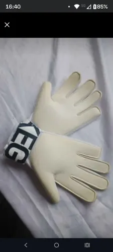 Luvas de goleiro da Nike
