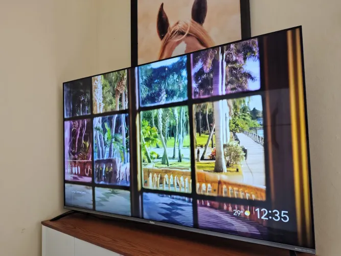 TV SMART 60 POLEGADAS 4K COM BORDA INFINITA COMANDO DE VOZ 