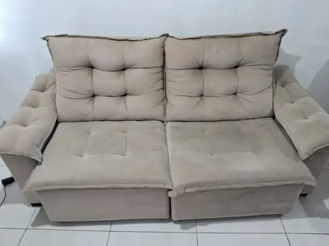 Sofá Tufo Retrátil Reclinável