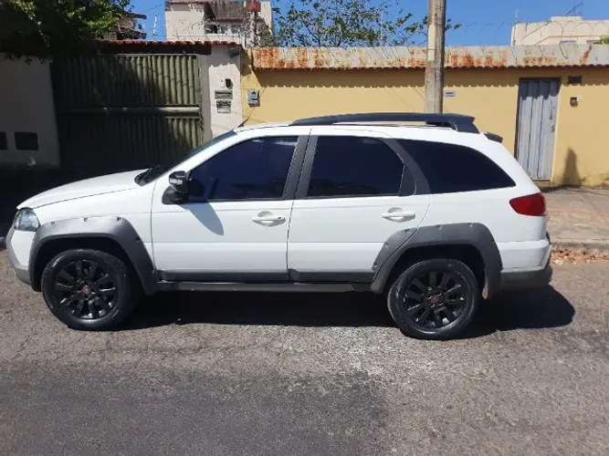 Fiat Palio Weekend Adventure Locker 1.8 Flex 2018