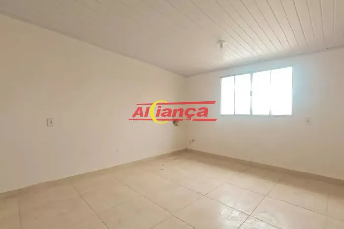 Casa estilo apartamento para locação, 28m², Jardim Presidente Dutra - Guarulhos/Sp