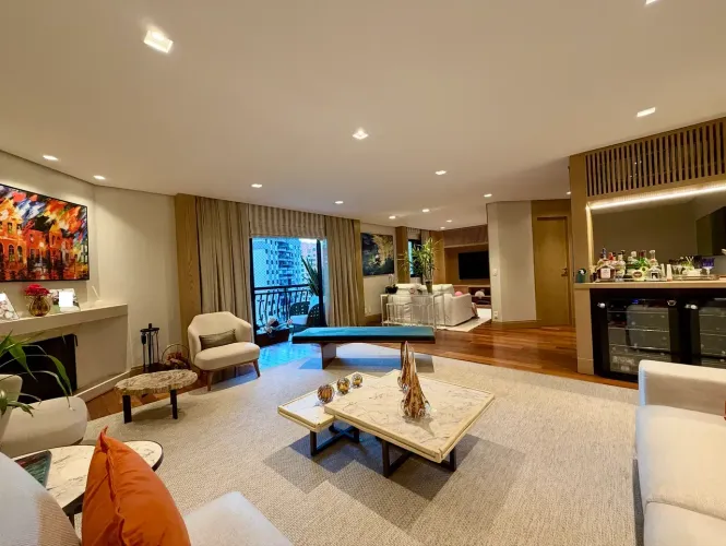 Apartamento para venda possui 157 metros quadrados com 4 quartos