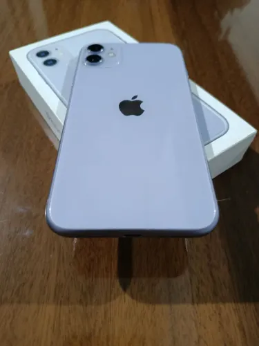 iPhone 11, 128GB.