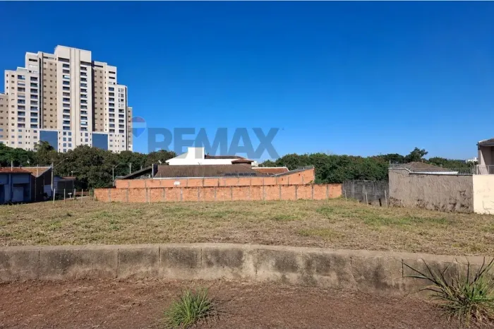 Terreno no Alto da Boa Vista - Rua Nestor Moreira - com 292,50 m2 - face sombra
