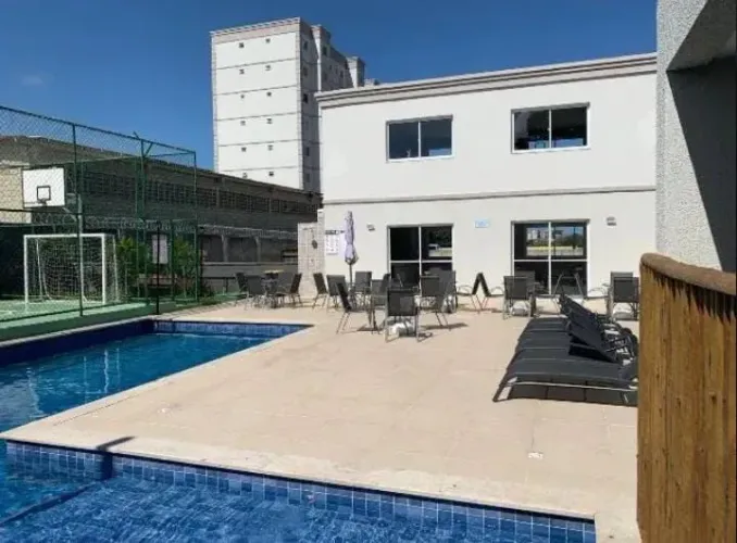 Apartamento 2/4 com suíte no Condomínio Roof Recreio em Lauro de Freitas.