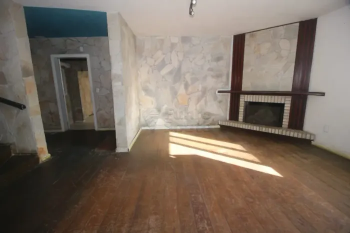 Casa com 5 dormitórios, amplo terreno e grande potencial comercial na Avenida Duque de Cax