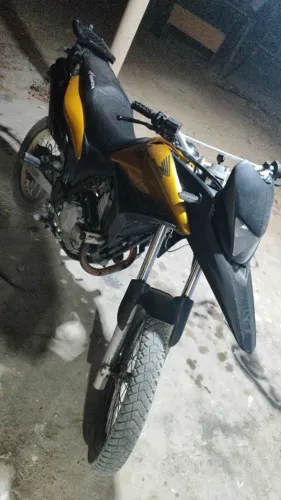Vendo moto XRE 300 2011