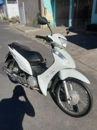 Honda Biz 110 Branca - Econômica e em Bom Estado