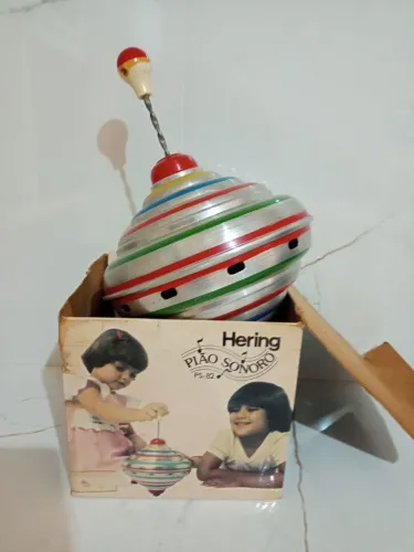 Antigo brinquedo Pião Sonoro da Hering 