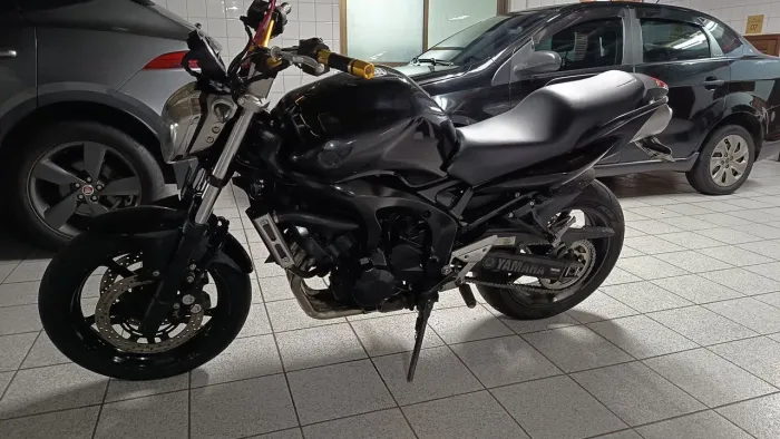 Vendo Fazer 600