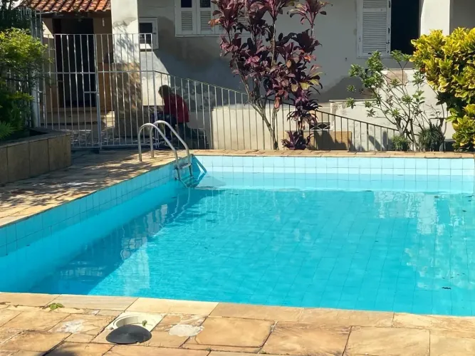 BS Imobiliária VENDE E ALUGA casa em Icaraí. Raridade!!! Local privilegiado!!! Na parte su