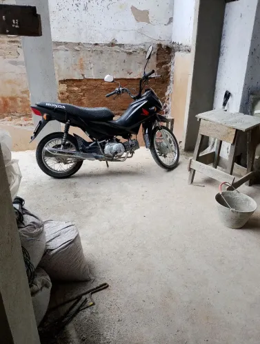 Moto semi nova em perfeito estado
