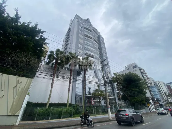 Excelente apartamento de 3 dormitórios para locação no bairro Agronômica!