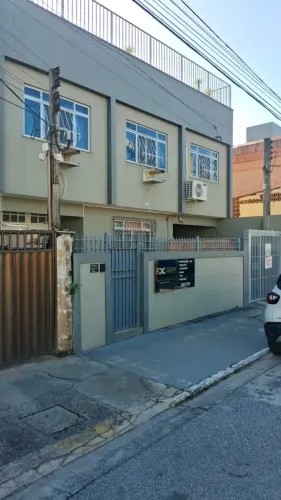 Imóvel para aluguel possui 80 metros quadrados com 2 quartos em Imbetiba - Macaé - RJ