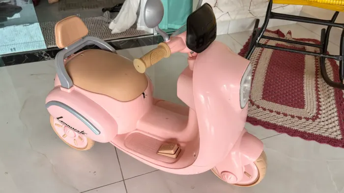 Moto elétrica infantil
