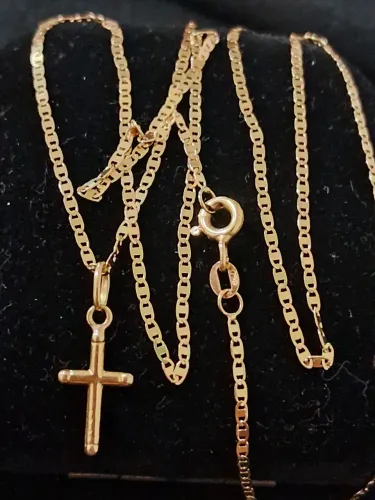 Corrente e Crucifixo em Ouro 18k 750