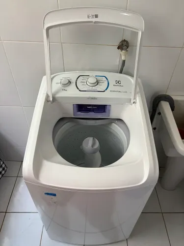 Máquina de Lavar Electrolux Essential Care 11kg - Ótimo Estado