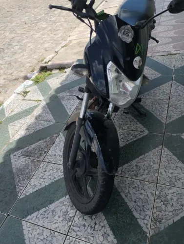 Vendo essa moto muito boa emplacada