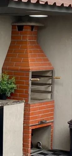 Churrasqueira pré moldada usada 4 vezes para sair hoje 