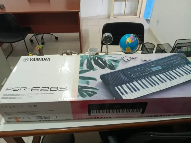 Teclado Musical Yamaha PSR E-283