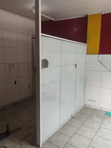 Divisória de vidro