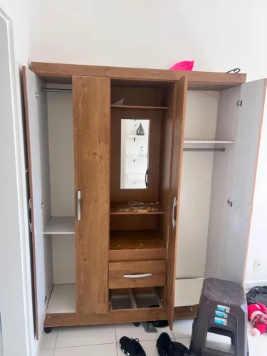 Guarda roupas para doação/ urgente!