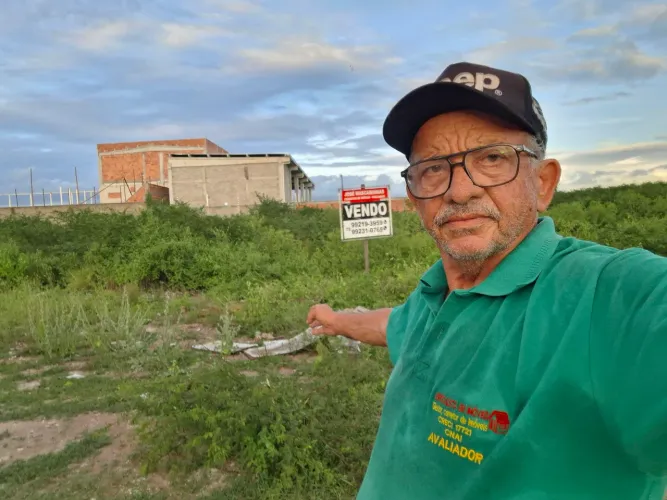 OPORTUNIDADE ÚNICA, ÁREA DE 12 m de frente' 12 de fundo e 35 de f a f=420m/2 na muchila