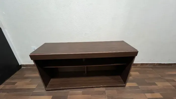 Rack para TV em Madeira Escura - Ótimo Estado 