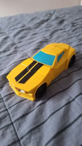 vendo transformers simples 3 step<br><br>bumblebee 40R$<br><br>optimus prime 60R$<br><br>sideswipe 55R$