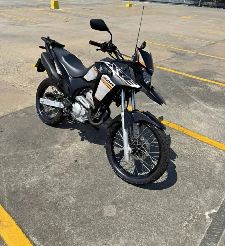XRE 300 2022