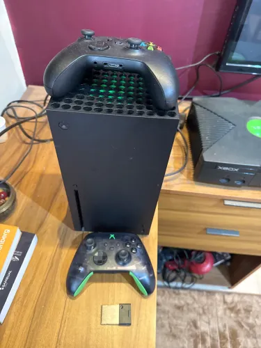 Xbox Série X 1Tb + Chip de memória 1TB