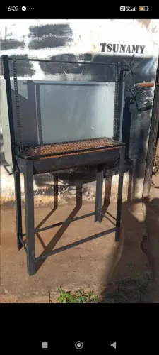 Churrasqueira para vendas de espetinhos