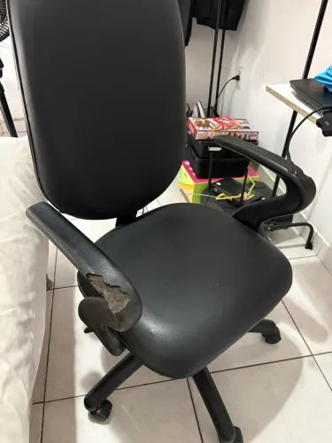Cadeira de escritório preta