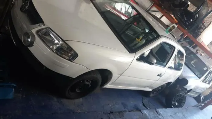 Sucata gol G4 06 para retirada de peças