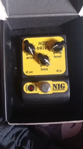 Pedal nig na caixa
