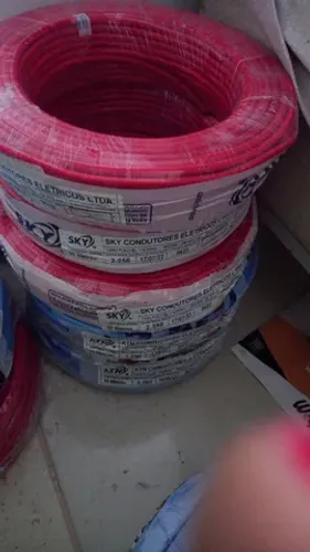 Fios e cabos eletricos. Peça de 4mm 10 metros .chama no ZAP *07