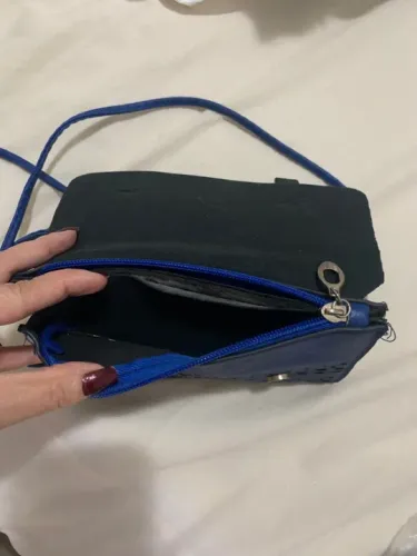 Bolsa de ombro azul e preta